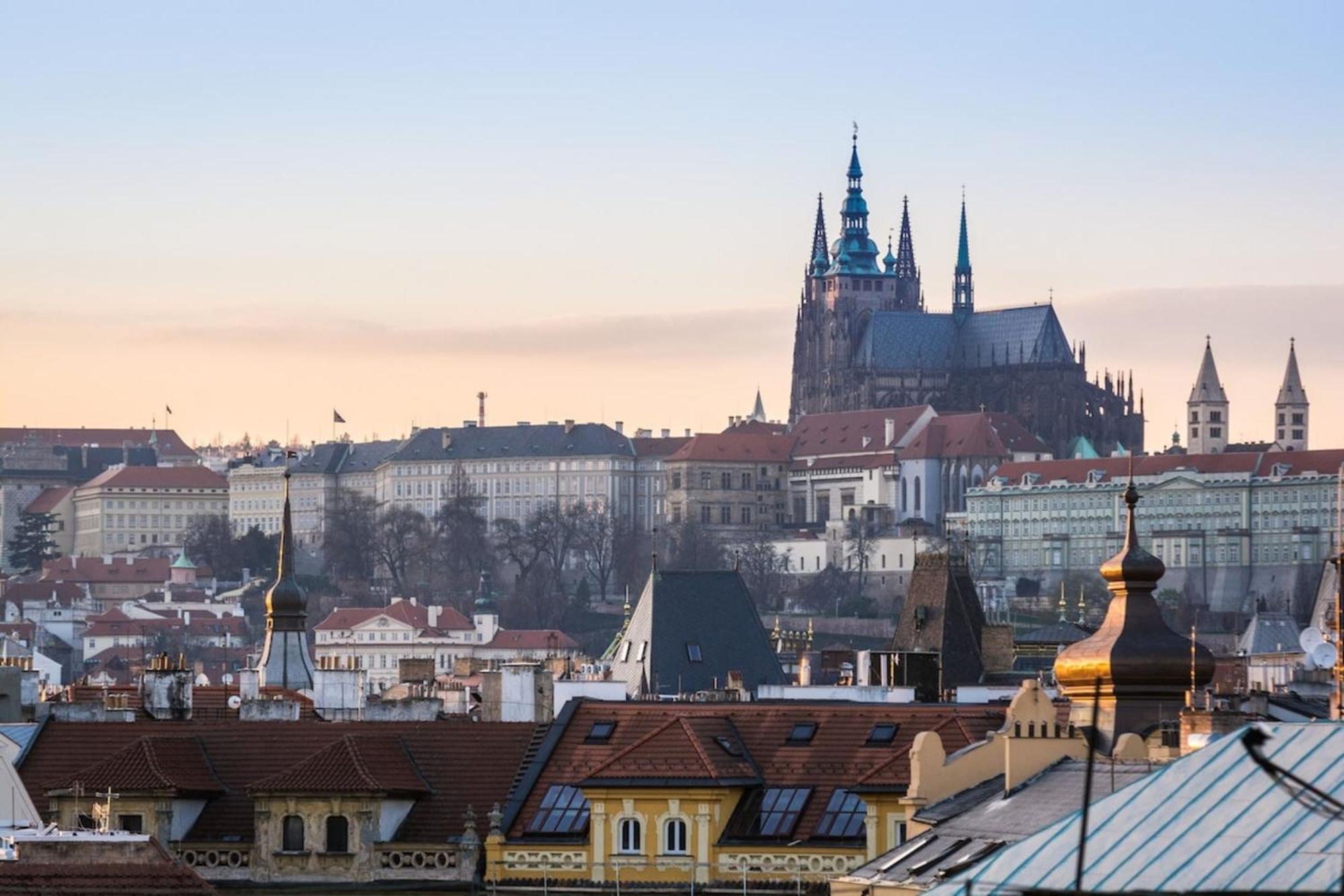 Roy 2 Bdr Apartment With Prague Castle View, Parking & Ac Екстериор снимка