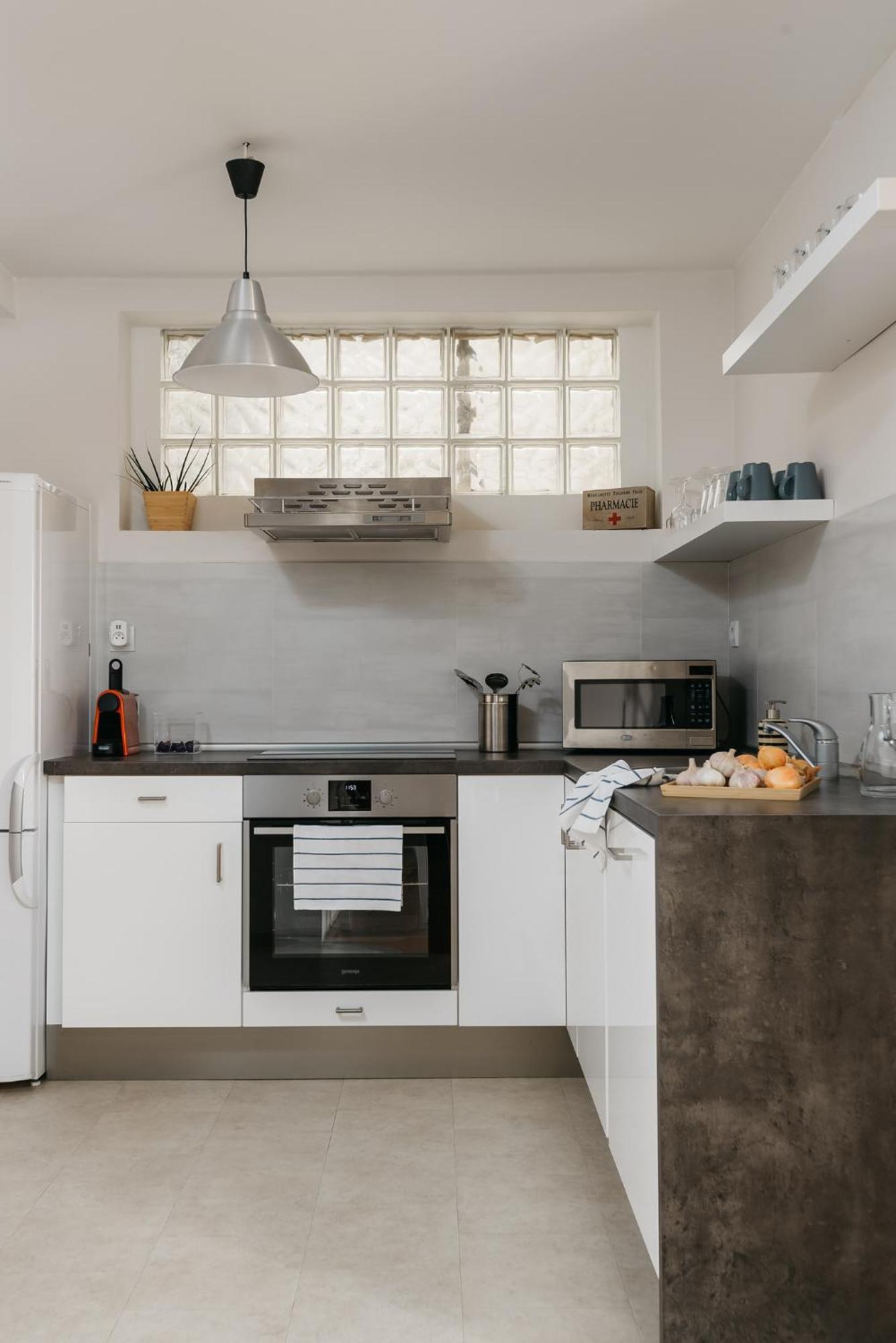 Roy 2 Bdr Apartment With Prague Castle View, Parking & Ac Екстериор снимка