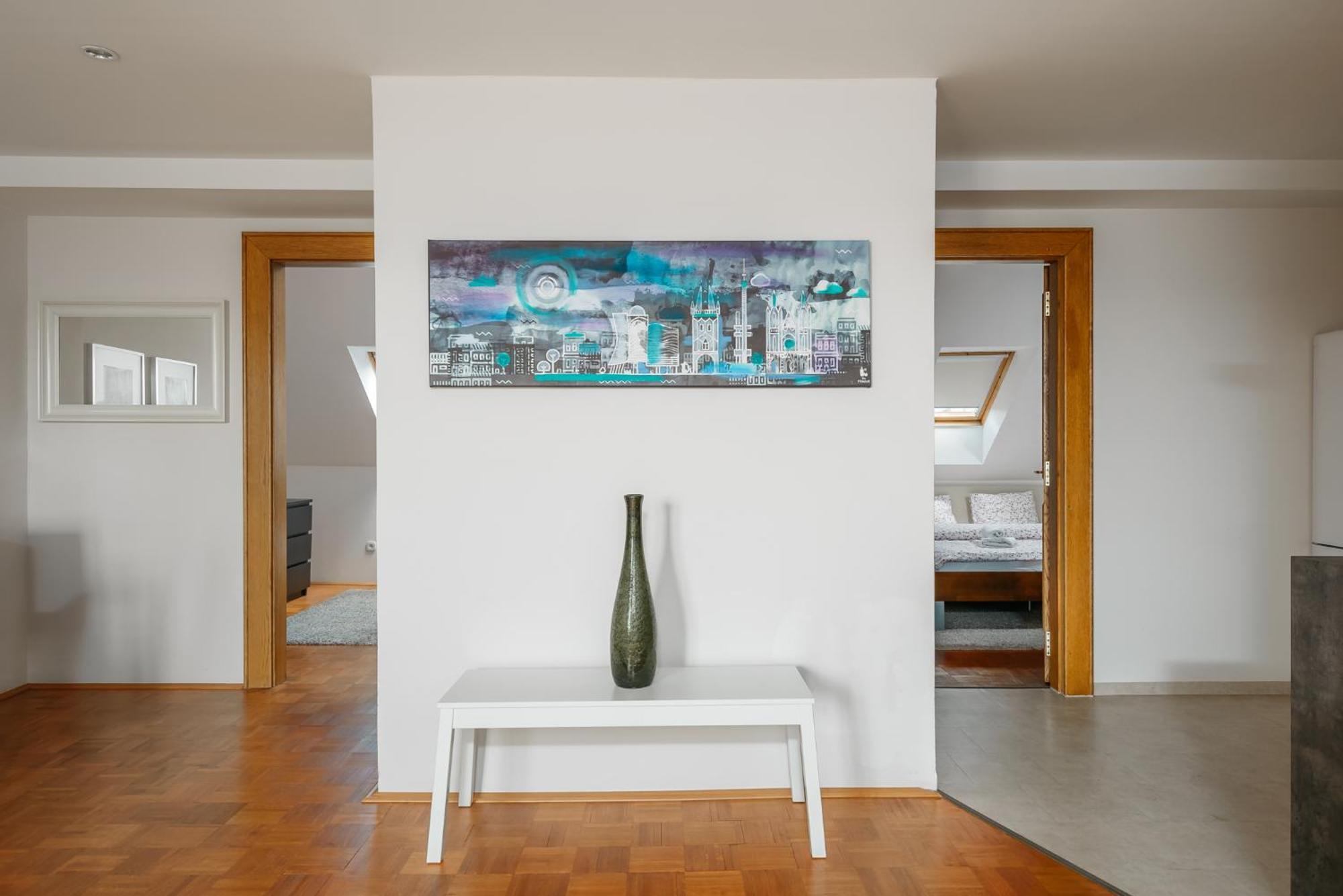 Roy 2 Bdr Apartment With Prague Castle View, Parking & Ac Екстериор снимка
