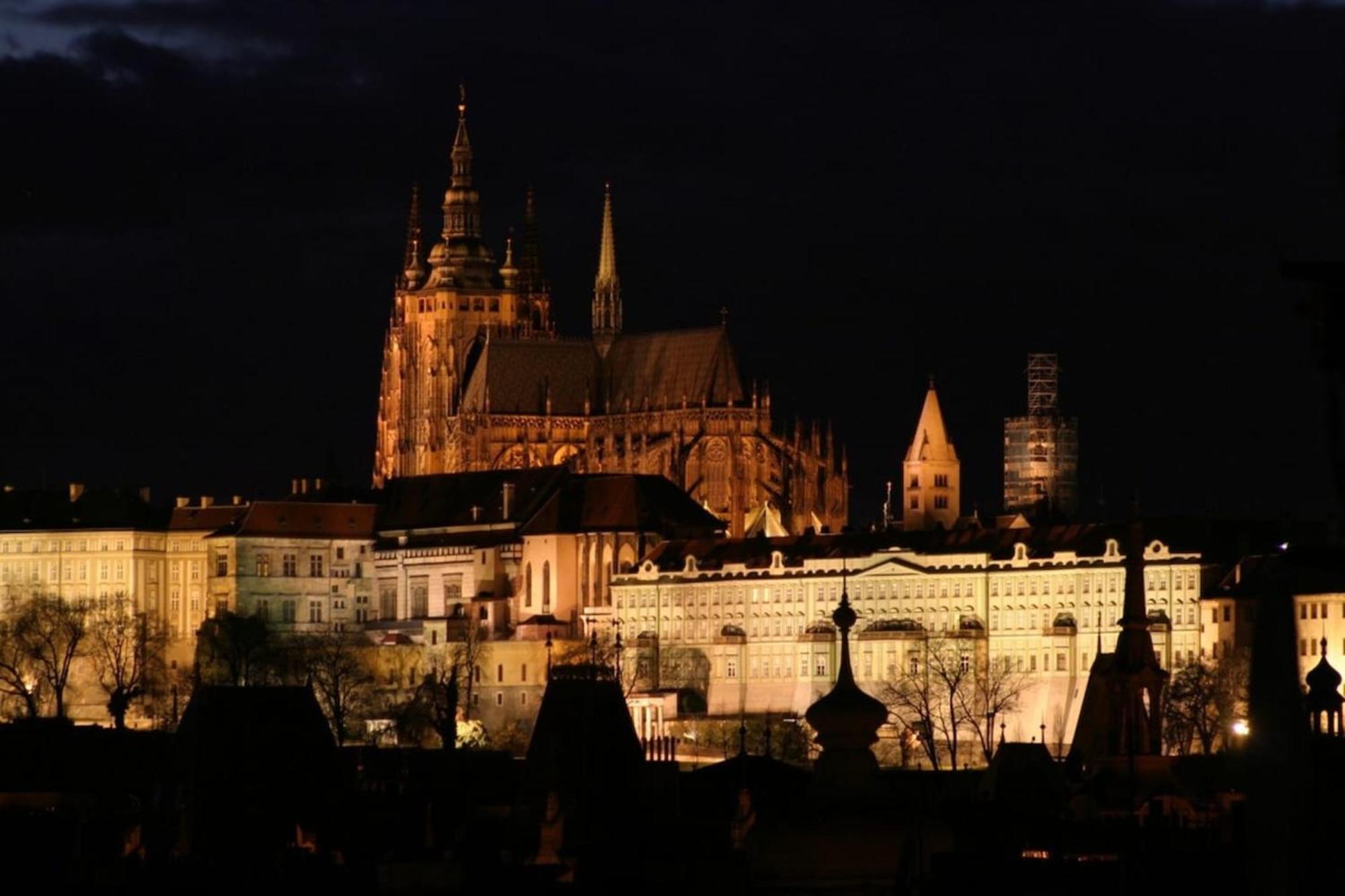 Roy 2 Bdr Apartment With Prague Castle View, Parking & Ac Екстериор снимка