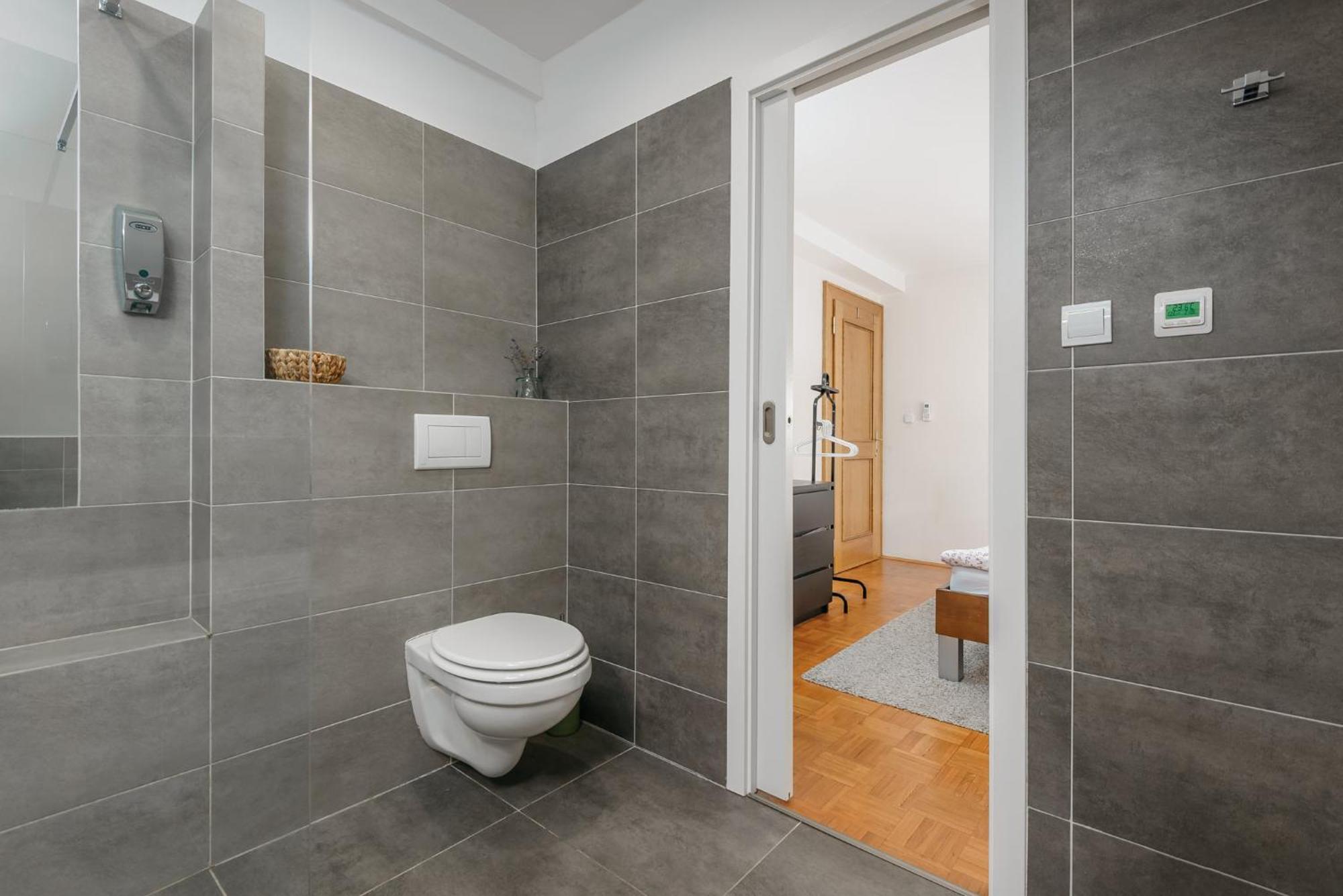 Roy 2 Bdr Apartment With Prague Castle View, Parking & Ac Екстериор снимка