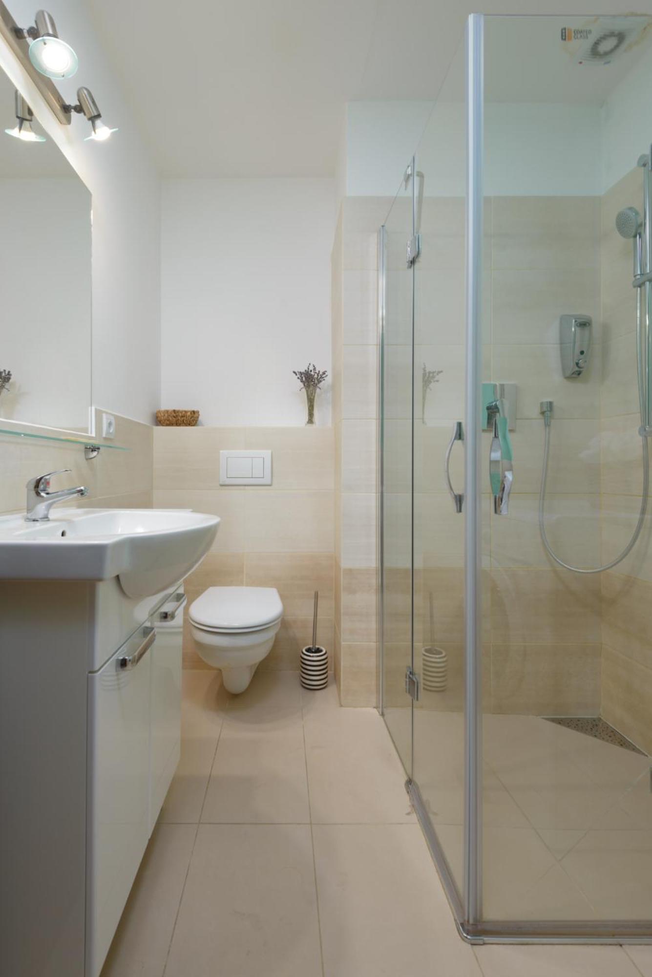 Roy 2 Bdr Apartment With Prague Castle View, Parking & Ac Екстериор снимка