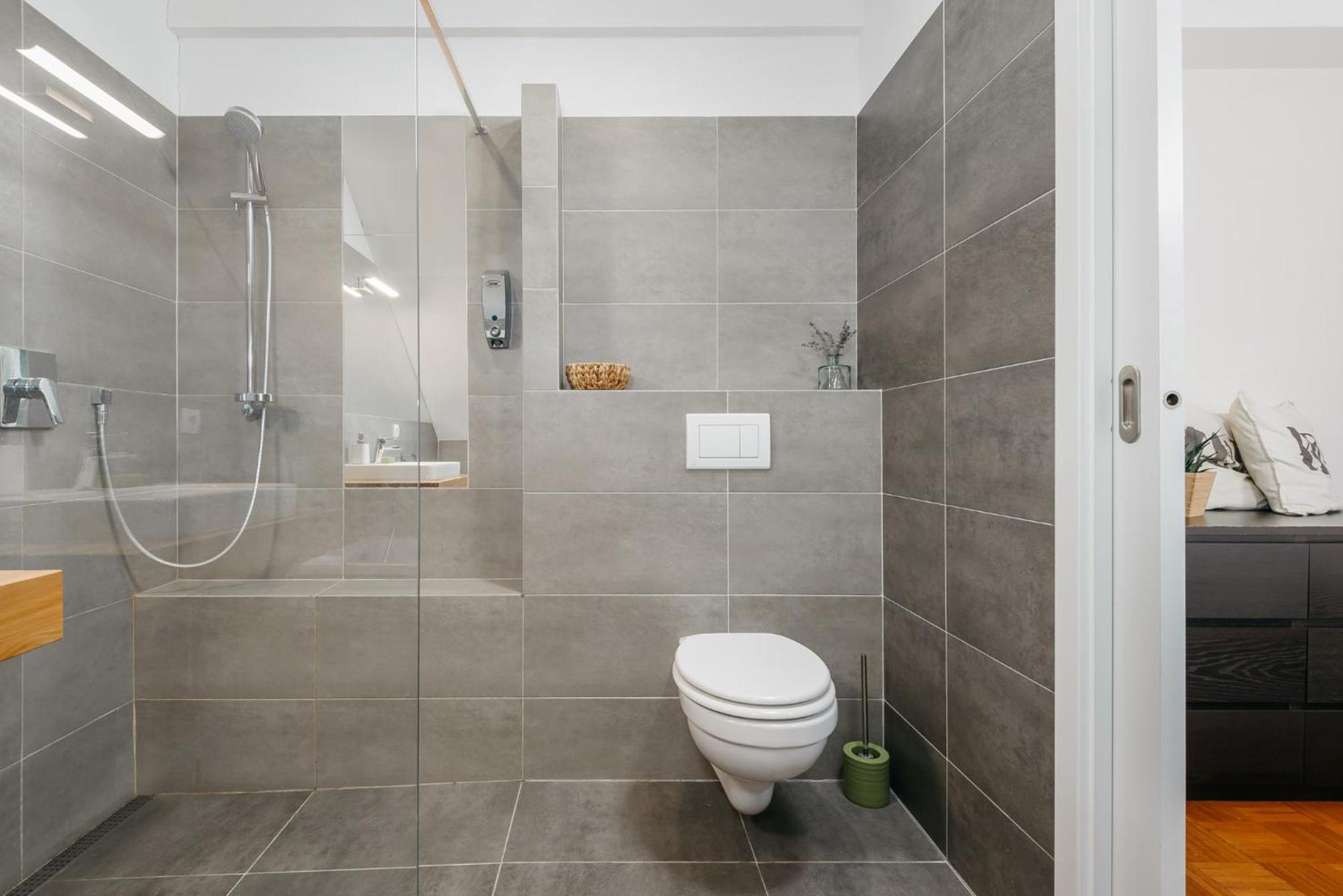 Roy 2 Bdr Apartment With Prague Castle View, Parking & Ac Екстериор снимка