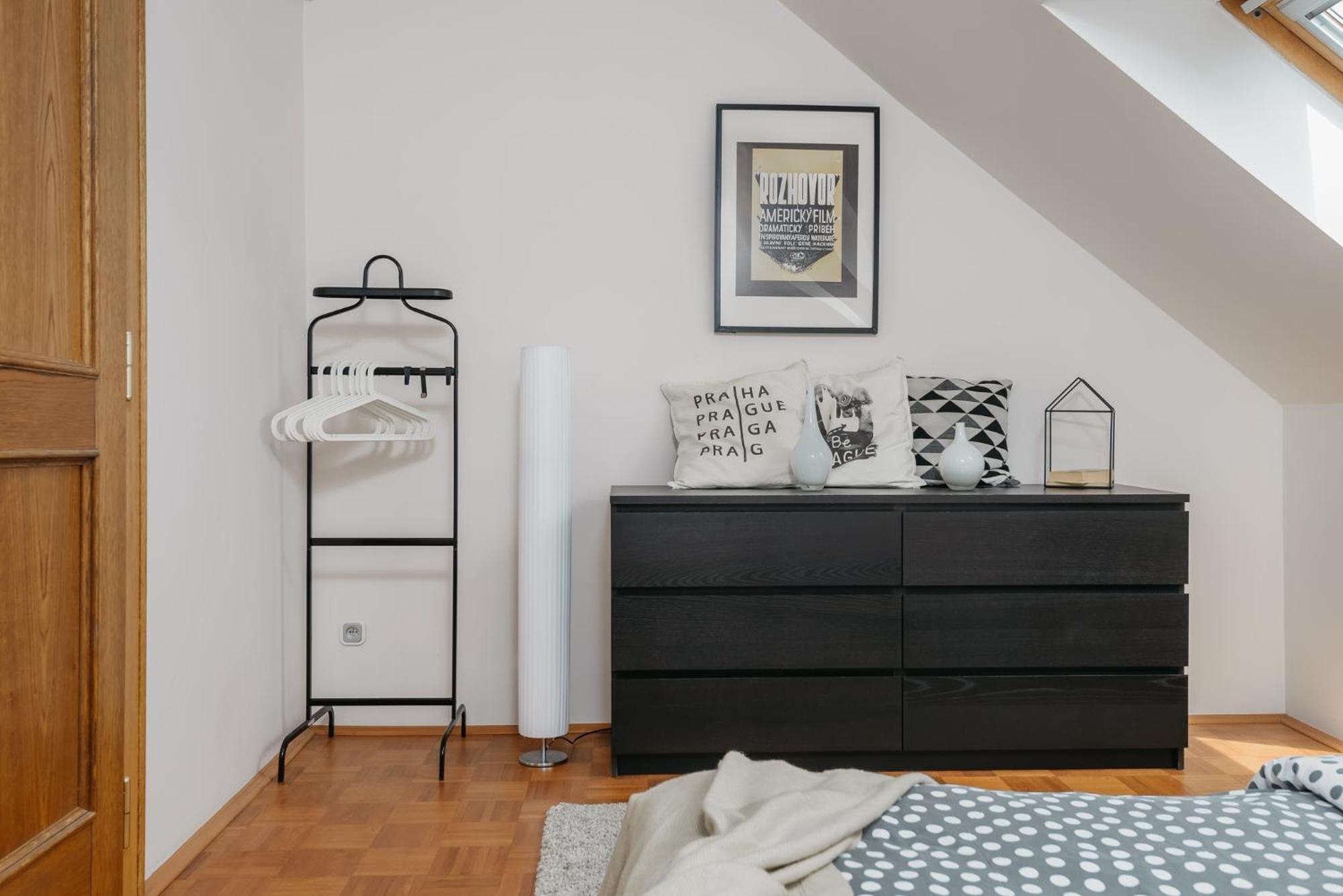 Roy 2 Bdr Apartment With Prague Castle View, Parking & Ac Екстериор снимка