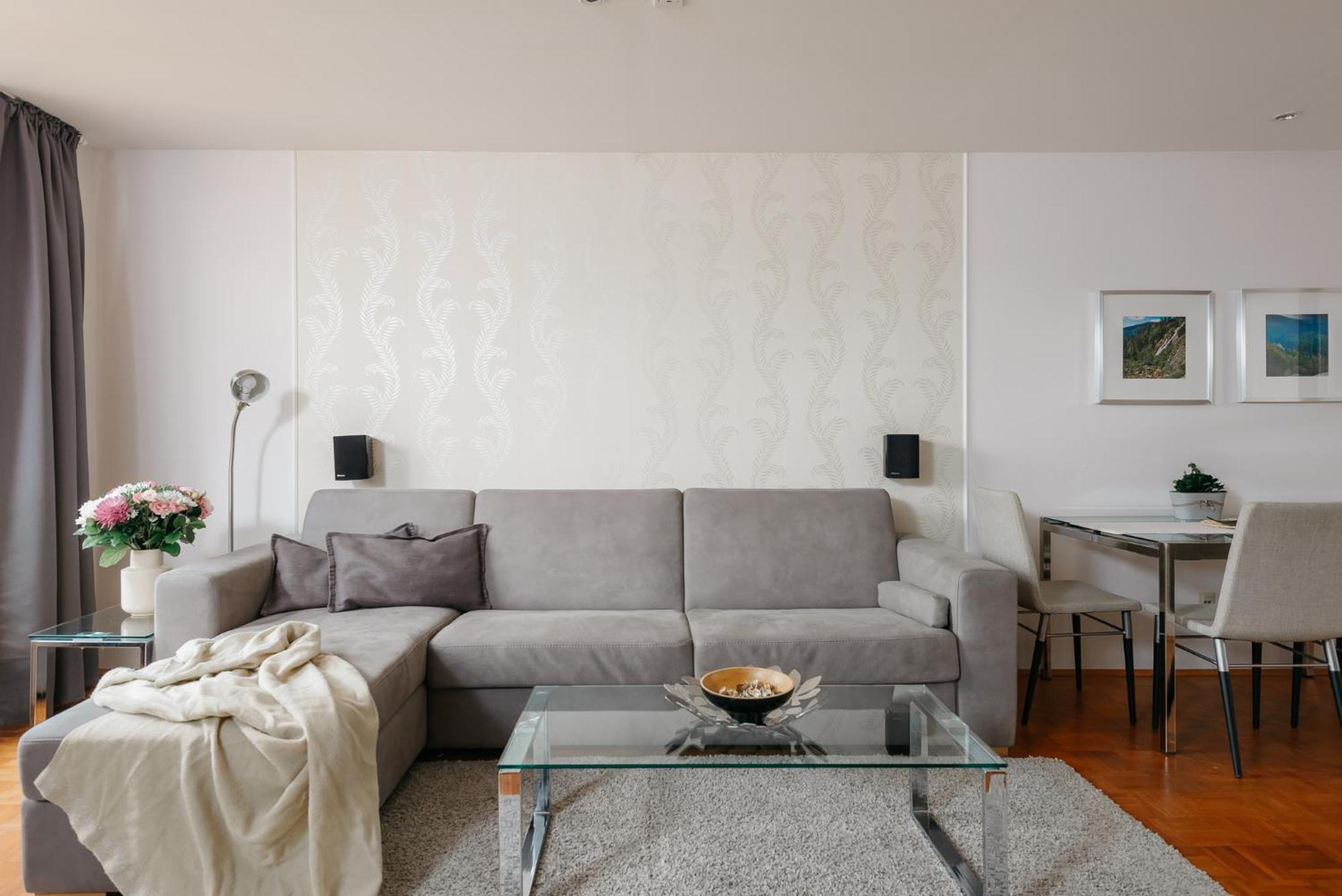 Roy 2 Bdr Apartment With Prague Castle View, Parking & Ac Екстериор снимка
